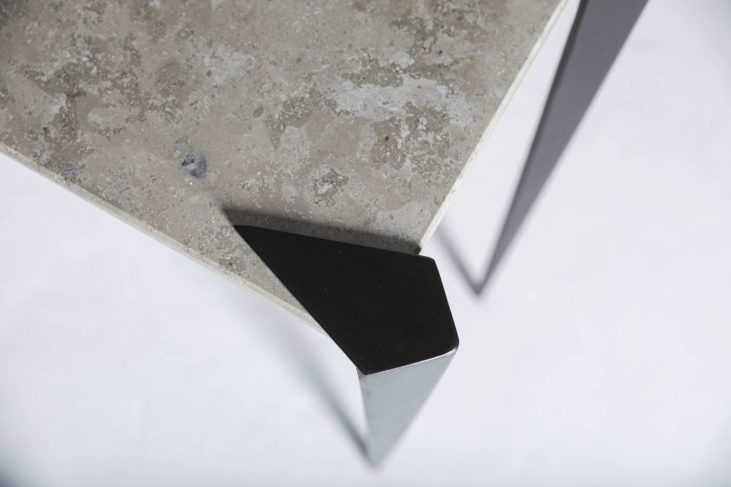 Figura Console
